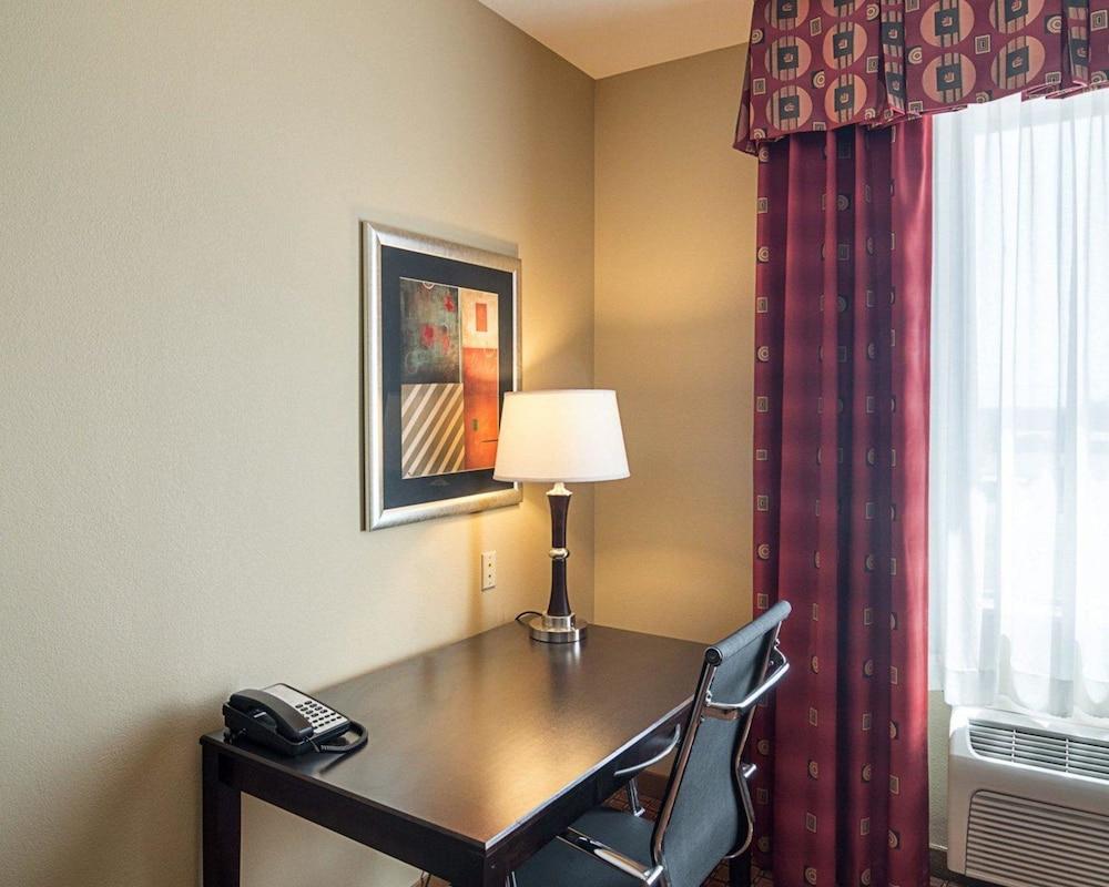 Comfort Inn & Suites Monahans I-20 Екстериор снимка