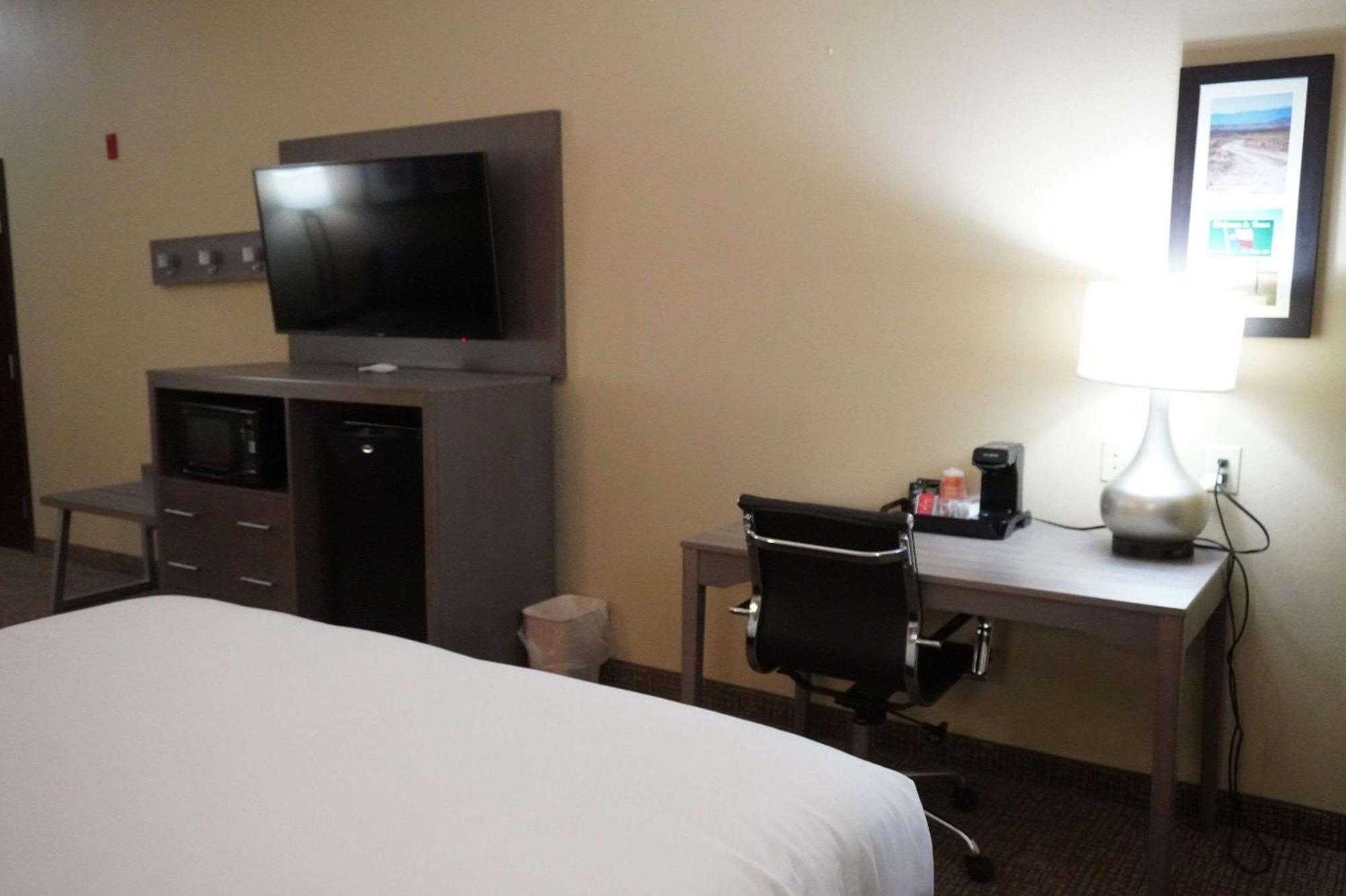 Comfort Inn & Suites Monahans I-20 Екстериор снимка